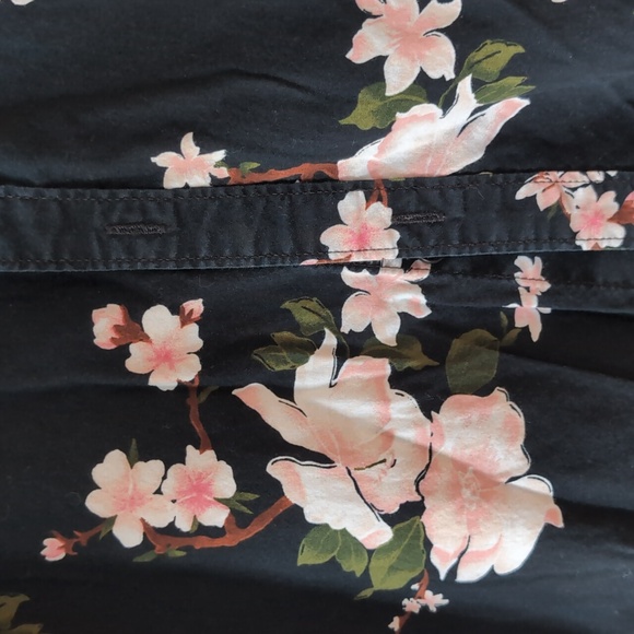 Flower Button Up - Picture 3 of 3